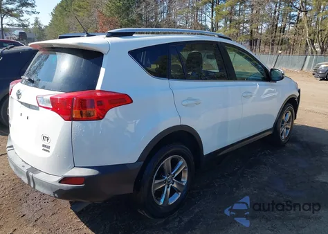 2015 Toyota Rav4 Xle z USA, uszkodzony, nr VIN JTMRFREV5FD162481